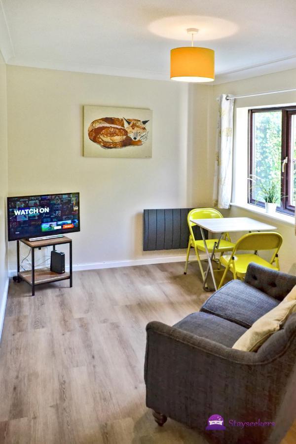Station 1 Bed Apartment - Stayseekers Солсбъри Екстериор снимка