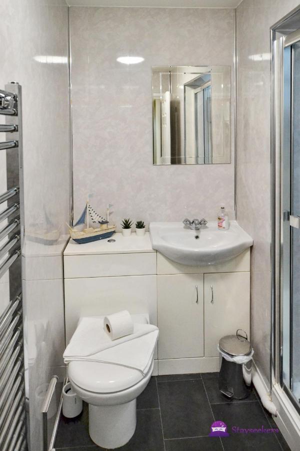 Station 1 Bed Apartment - Stayseekers Солсбъри Екстериор снимка
