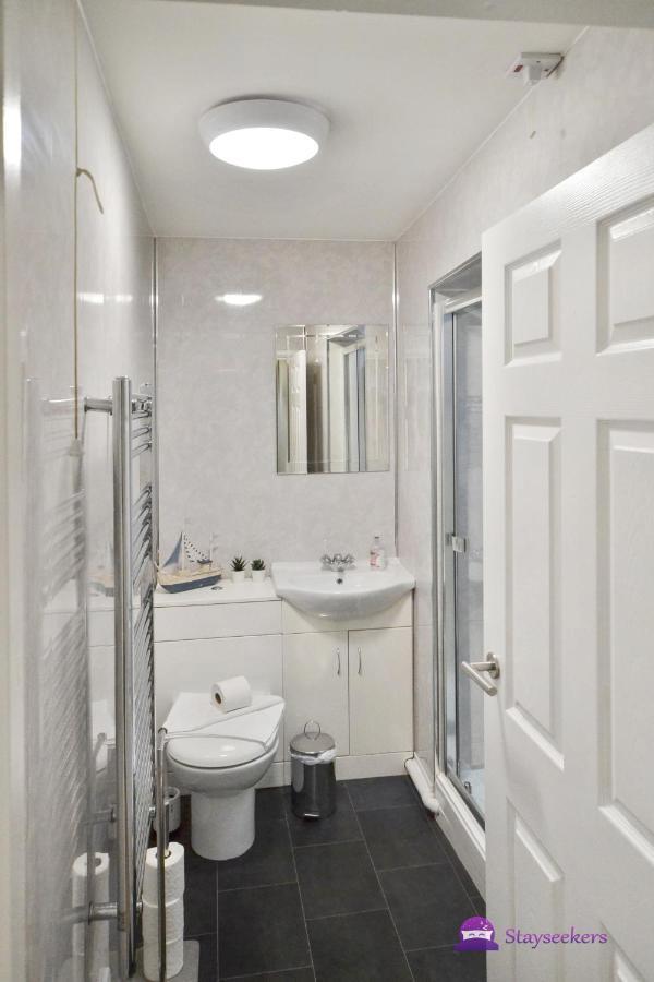 Station 1 Bed Apartment - Stayseekers Солсбъри Екстериор снимка