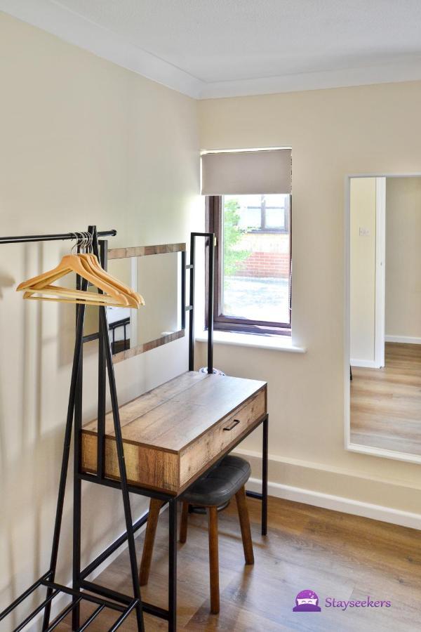 Station 1 Bed Apartment - Stayseekers Солсбъри Екстериор снимка